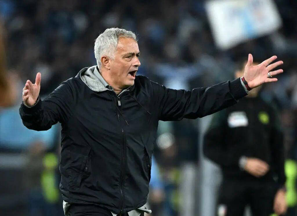 穆里尼奥执教本菲卡，重返欧冠赛场与皇马再次交锋